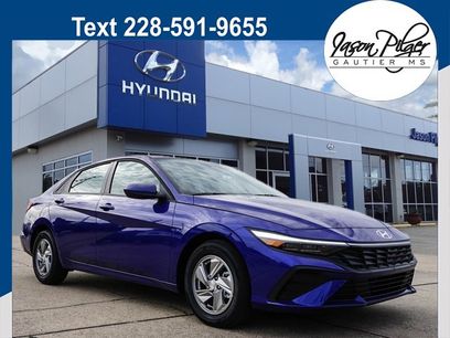 New 2025 Hyundai Elantra SE