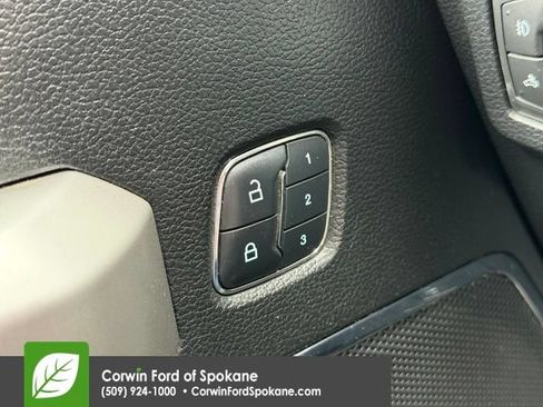 Used 2016 Ford F150 Lariat w/ Equipment Group 502A Luxury AWD/4WD image 21