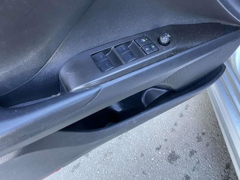 Used 2022 Toyota Camry SE image 28