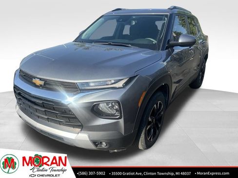 Used 2021 Chevrolet TrailBlazer LT w/ Convenience Package FWD image 2