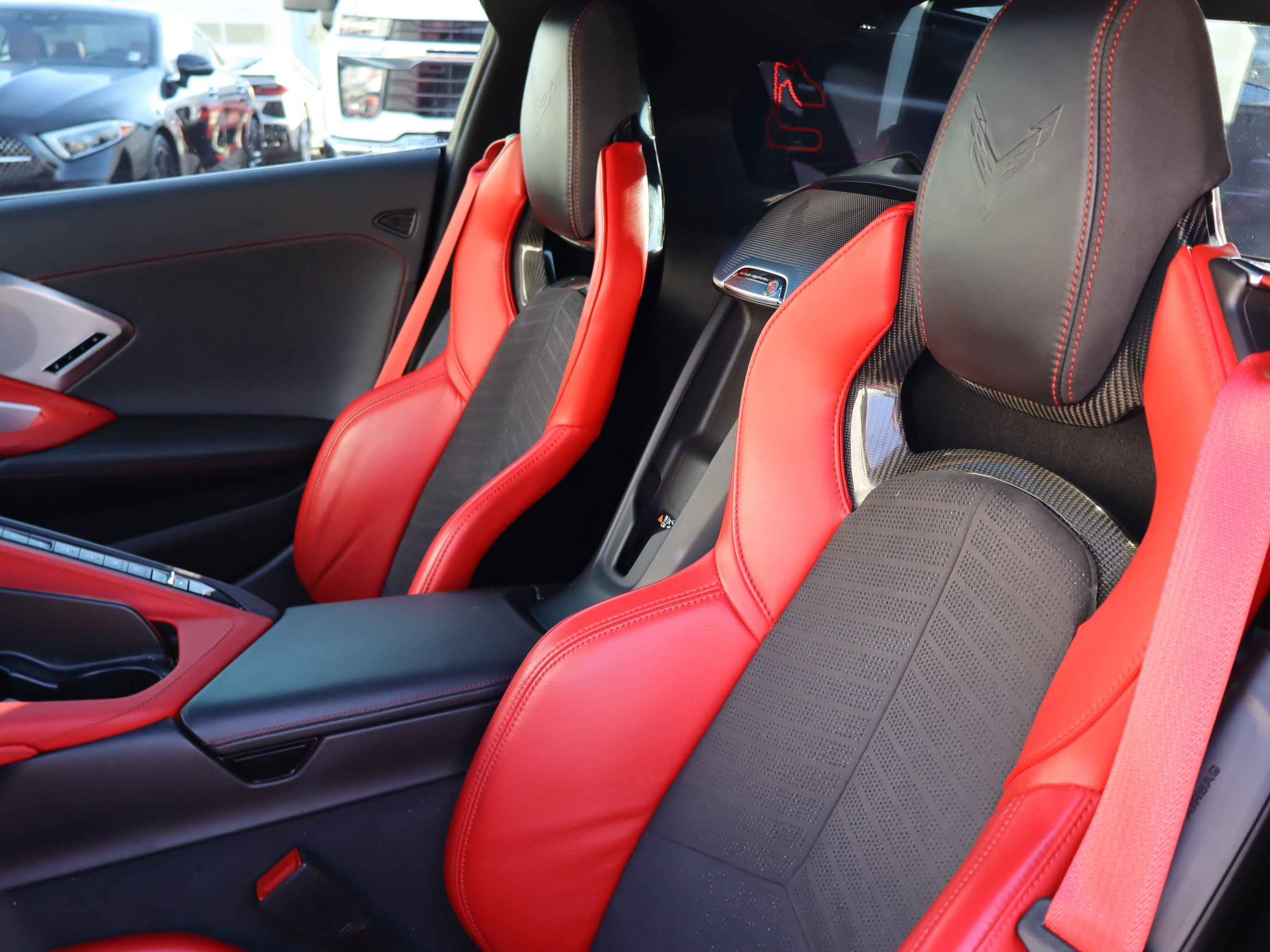 Used 2020 Chevrolet Corvette Stingray Preferred Cpe w/ 2LT Preferred Equipment Group RWD image 17