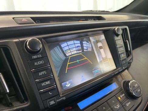 Used 2018 Toyota RAV4 SE w/ Advanced Technology Package AWD/4WD image 13