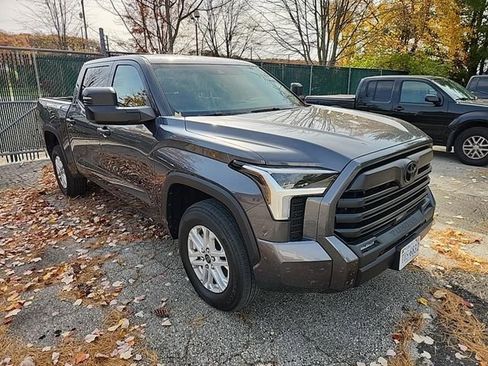 Used 2022 Toyota Tundra SR5 image 2