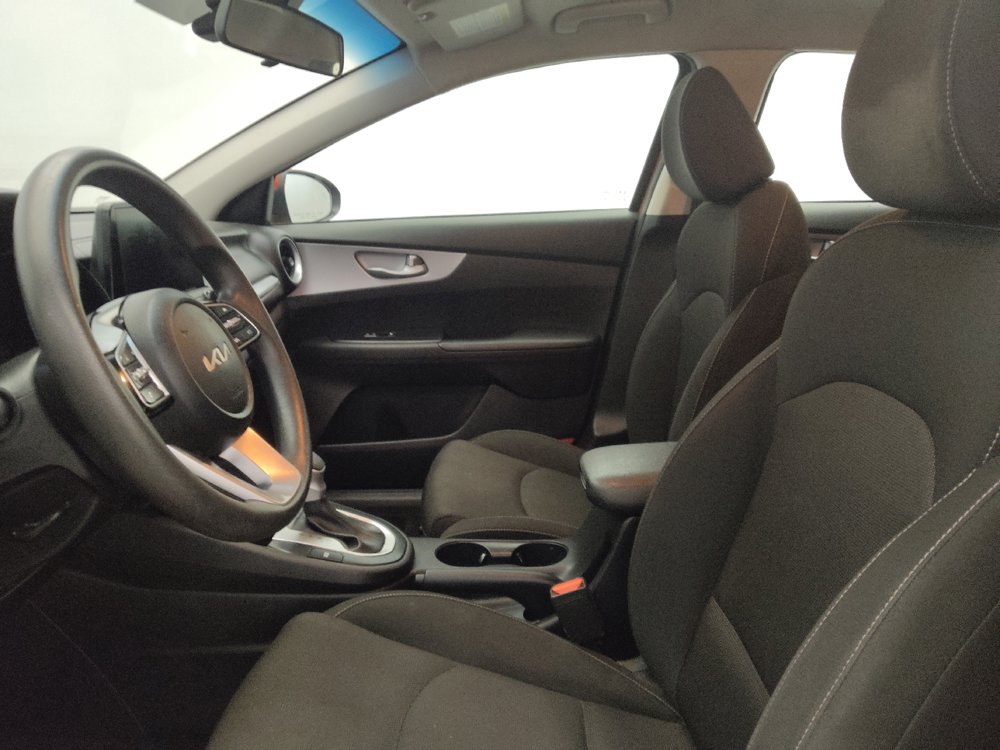 Used 2024 Kia Forte LXS w/ LXS Technology Package FWD image 17