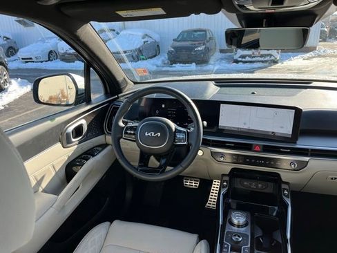 Certified 2025 Kia Sorento SX Prestige image 42