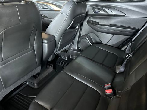 Used 2023 Chevrolet TrailBlazer ACTIV FWD image 9