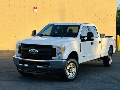 Used 2017 Ford F250 XL w/ Power Equipment Group AWD/4WD image 3