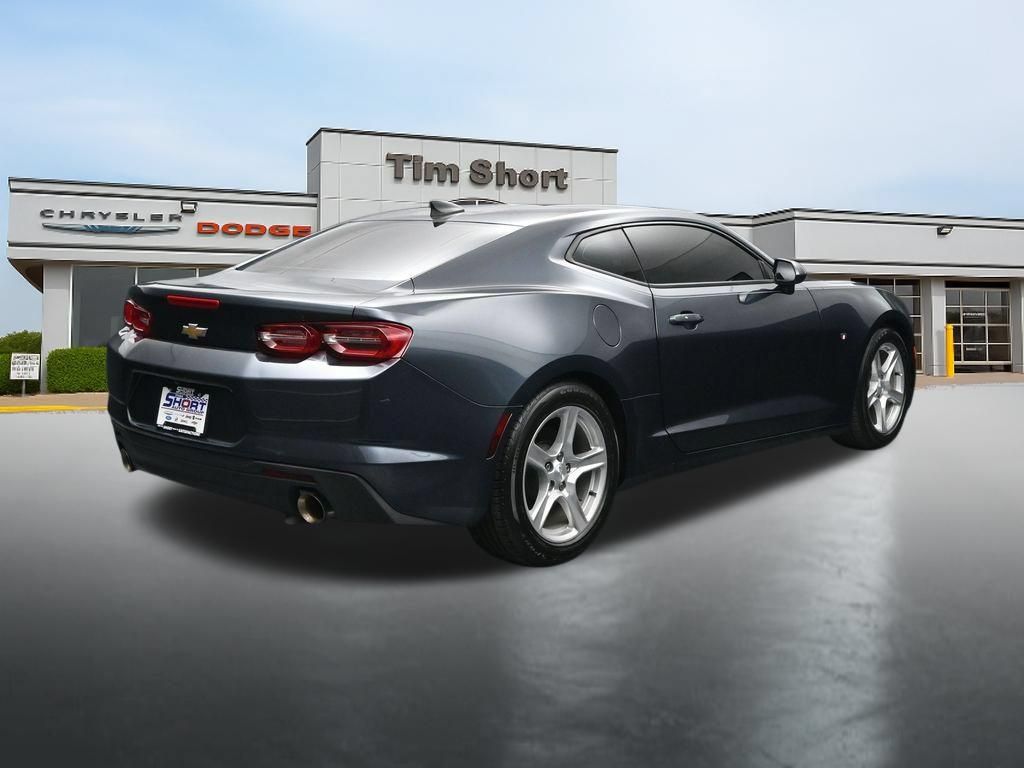 Used 2022 Chevrolet Camaro LT RWD image 5