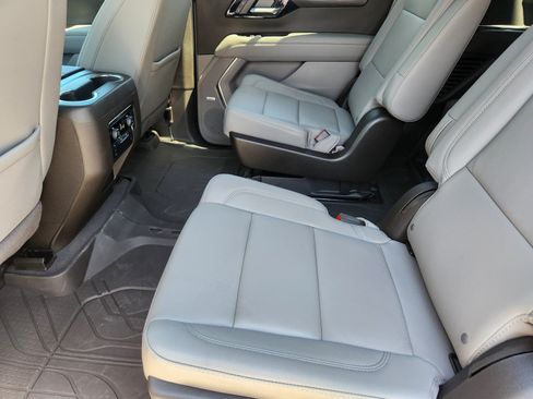 Used 2026 Chevrolet Tahoe Z71 w/ Comfort Package AWD/4WD image 13