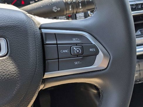 Used 2024 Jeep Compass Latitude AWD/4WD image 23