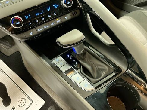 Used 2023 Hyundai Elantra SEL w/ Convenience Package image 18