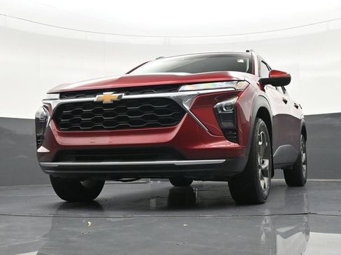 Used 2024 Chevrolet Trax LT image 36