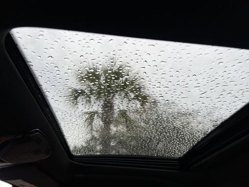 Used 2025 BMW 230i Coupe w/ Convenience Package image 28