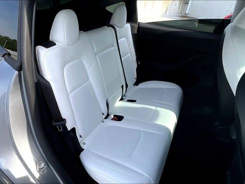 Used 2025 Tesla Model Y Performance image 18