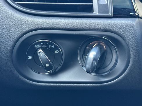 New 2026 Porsche Macan image 30