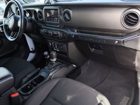 Used 2021 Jeep Wrangler Sport AWD/4WD image 28