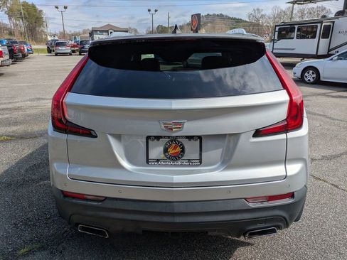 Used 2019 Cadillac XT4 Luxury w/ Cold Weather Package image 5