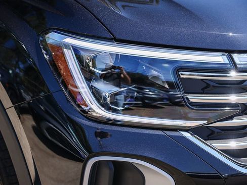 New 2026 Volkswagen Atlas SE image 15