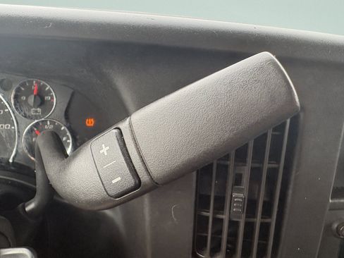 Used 2017 Chevrolet Express 3500 RWD image 20