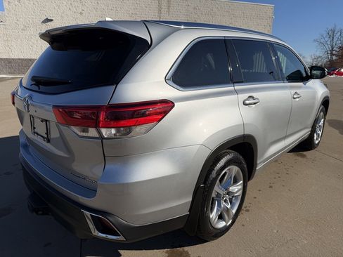 Used 2019 Toyota Highlander Limited image 5