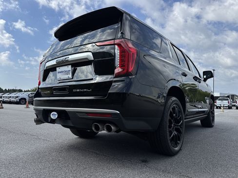 Used 2022 GMC Yukon Denali AWD/4WD image 10