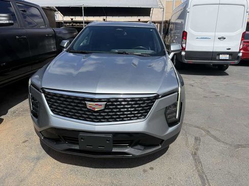 Used 2024 Cadillac XT4 Premium Luxury image 4