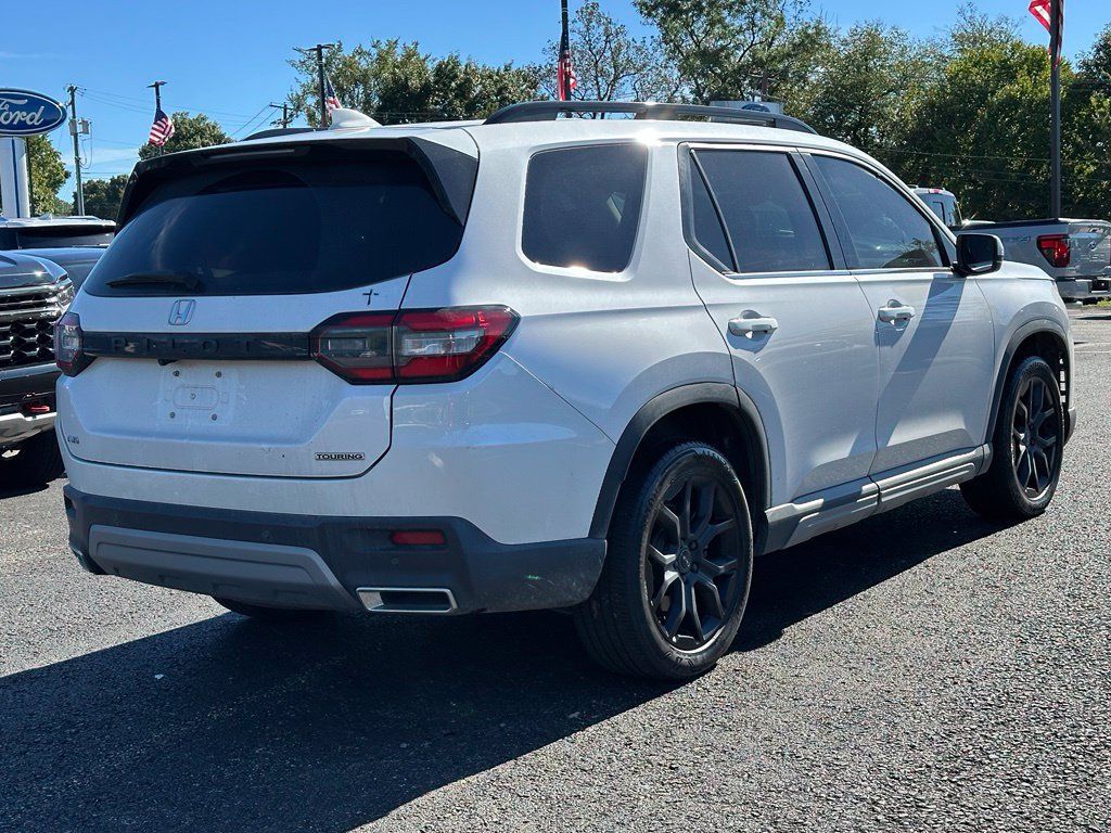Used 2025 Honda Pilot Touring image 24
