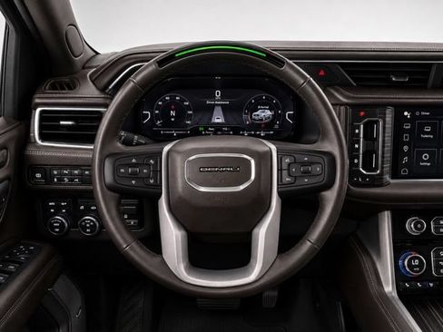 Used 2024 GMC Yukon XL Denali w/ Denali Reserve Package AWD/4WD image 15