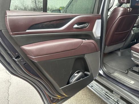 Used 2022 Cadillac Escalade Sport Platinum AWD/4WD image 24