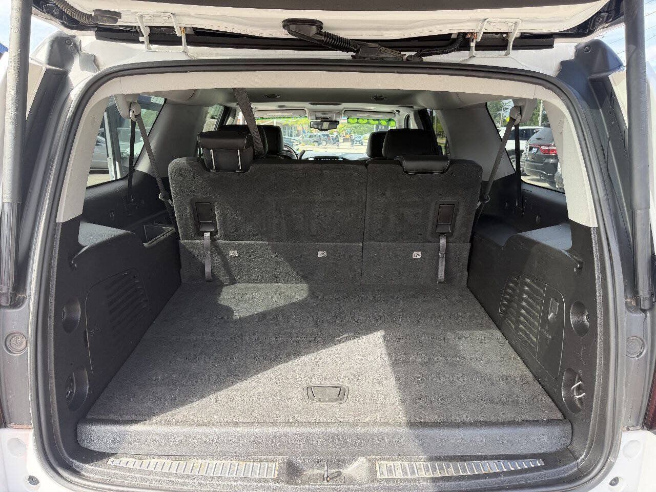 Used 2018 Chevrolet Suburban LT AWD/4WD image 13