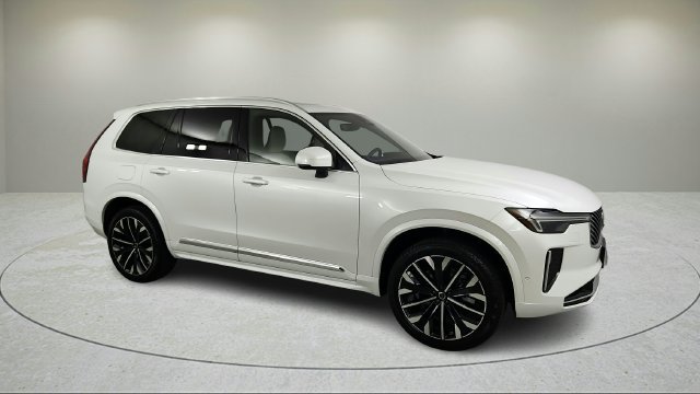New 2026 Volvo XC90 T8 Plus w/ Protection Package Premier AWD/4WD image 2