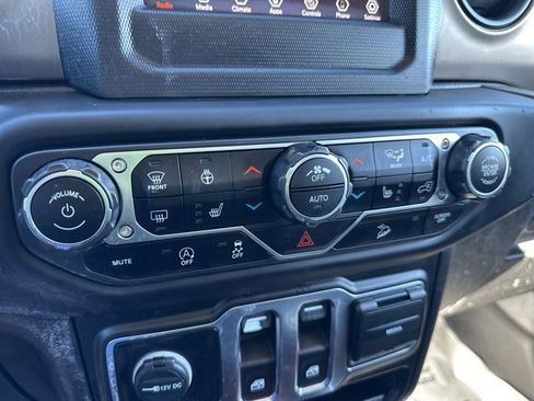 Used 2020 Jeep Wrangler Sport image 20