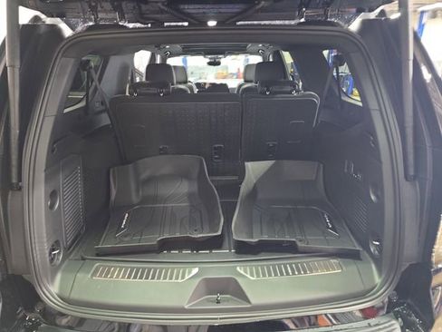 New 2026 Chevrolet Suburban High Country AWD/4WD image 14