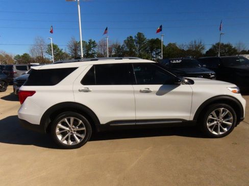 Used 2021 Ford Explorer Platinum w/ Equipment Group 601A image 8