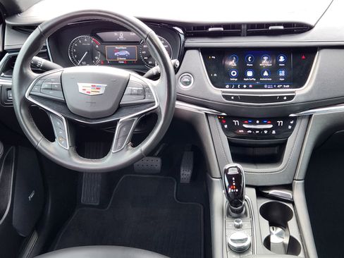 Used 2022 Cadillac XT5 Premium Luxury w/ LPO, Floor Liner Package image 28