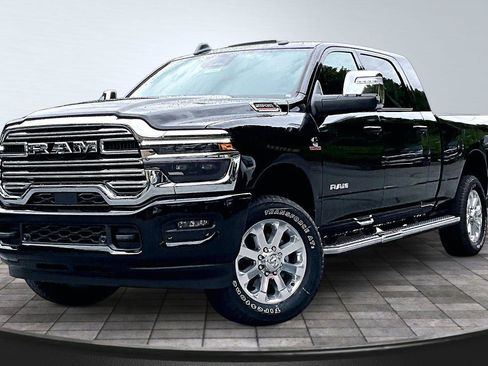 New 2026 RAM 2500 Laramie AWD/4WD image 3