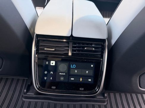 Used 2023 Rivian R1S Adventure AWD/4WD image 19