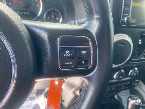 Used 2016 Jeep Wrangler Unlimited Sahara image 19