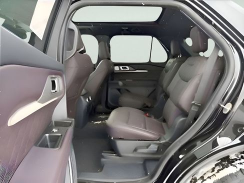 New 2026 Ford Explorer Platinum w/ LUX Leather Package image 15