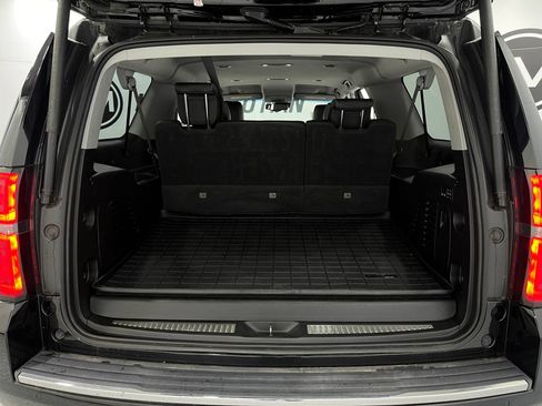 Used 2018 Chevrolet Suburban Premier AWD/4WD image 25