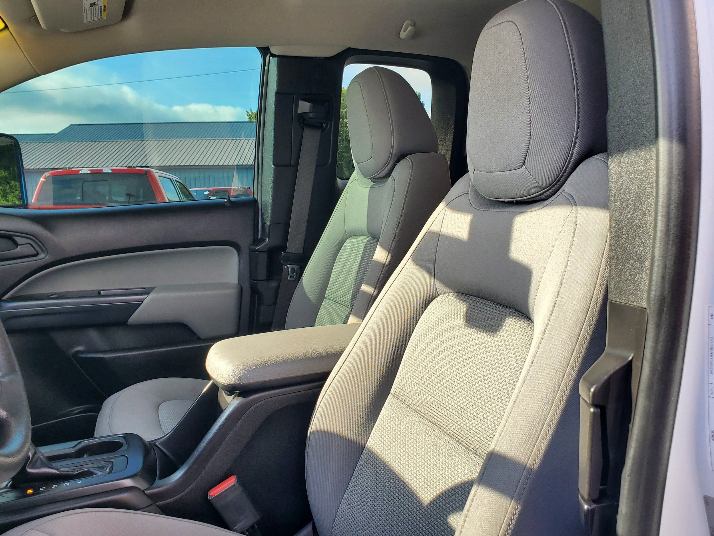 Used 2017 GMC Canyon 4x4 Extended Cab w/ Convenience Package image 11