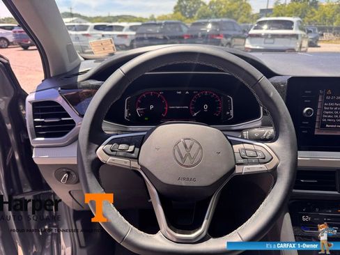 Used 2025 Volkswagen Taos SEL AWD/4WD image 17