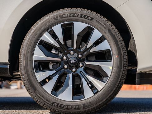 New 2026 Ford Expedition Platinum w/ Driver's Package image 6