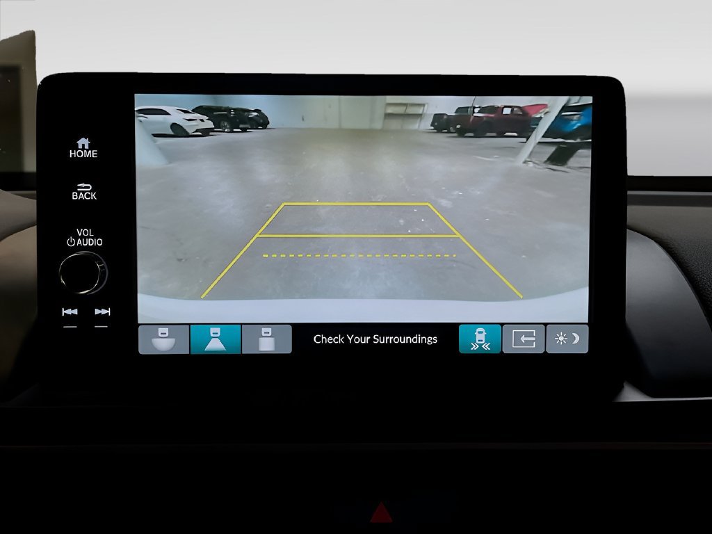 Used 2024 Honda Pilot Touring image 14