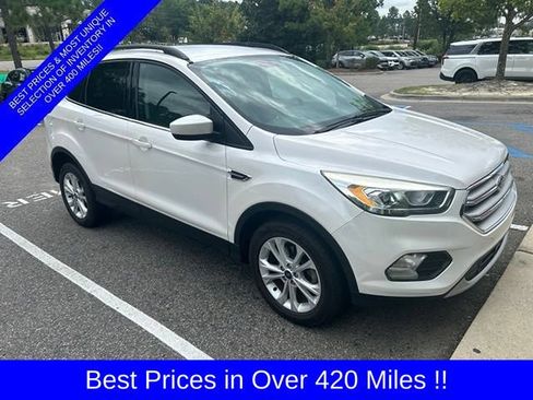 Used 2017 Ford Escape SE w/ Equipment Group 201A FWD image 1