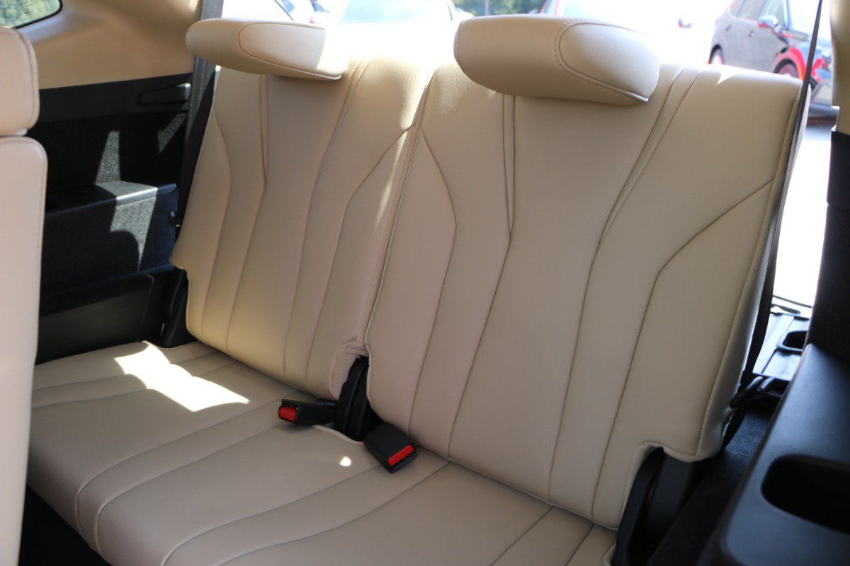 Used 2025 Acura MDX FWD image 35