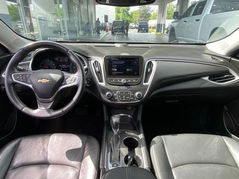 Used 2022 Chevrolet Malibu LT w/ Leather Package image 16