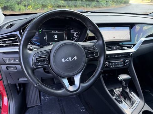 Certified 2022 Kia Niro EX Premium FWD image 13