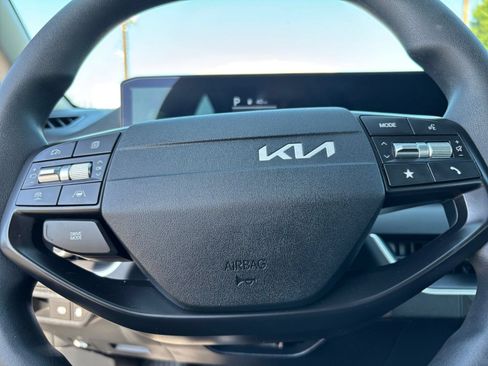 Used 2025 Kia K4 FWD image 30