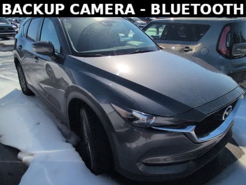 Used 2017 MAZDA CX-5 Touring image 3